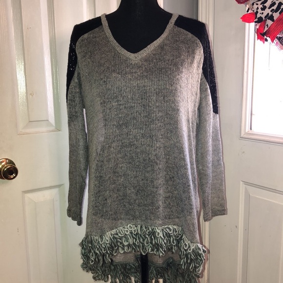 Ryu New Boho Fringe Hi/Lo Acrylic Blend Top - Picture 3 of 9